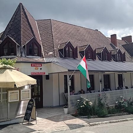 Diana Fogado Bed & Breakfast Keszthely Bagian luar foto