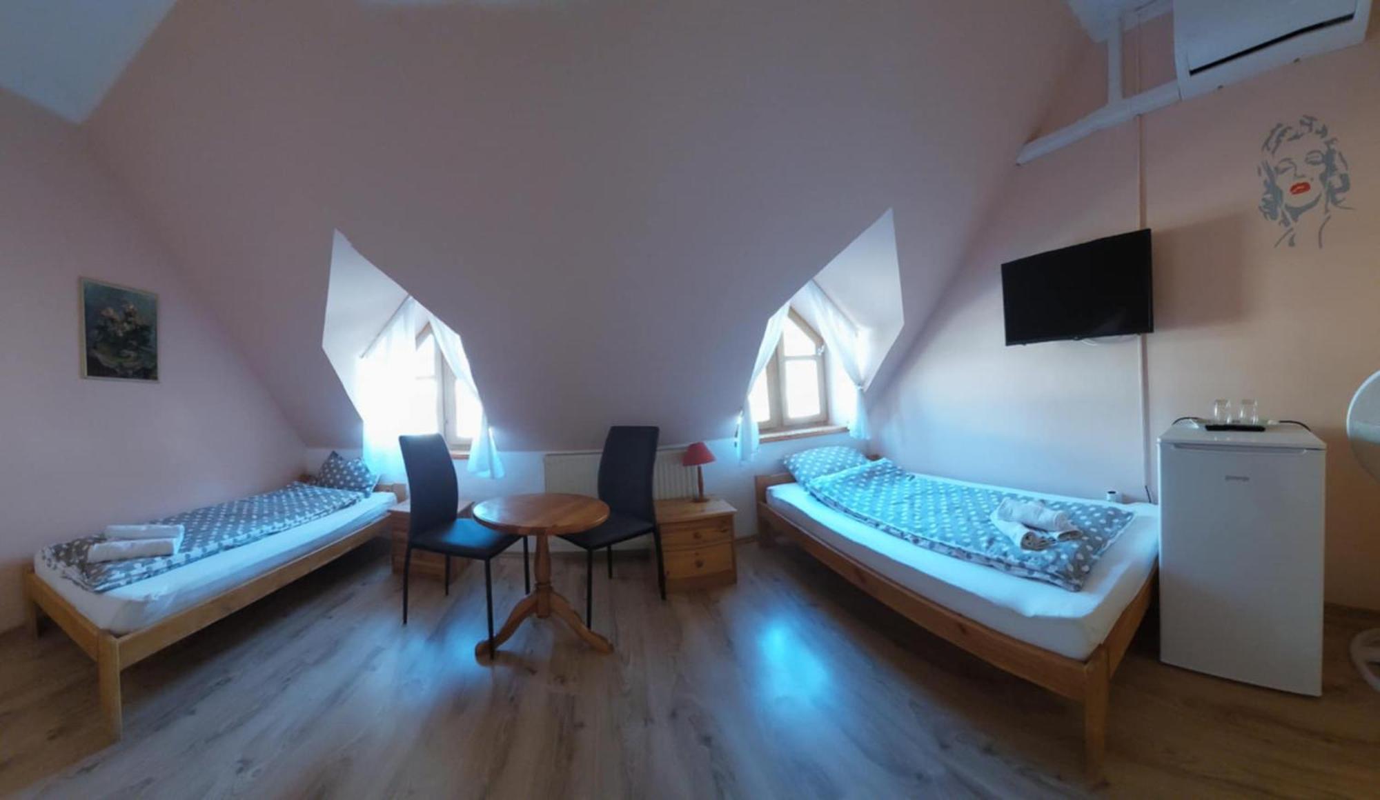 Diana Fogado Bed & Breakfast Keszthely Bagian luar foto