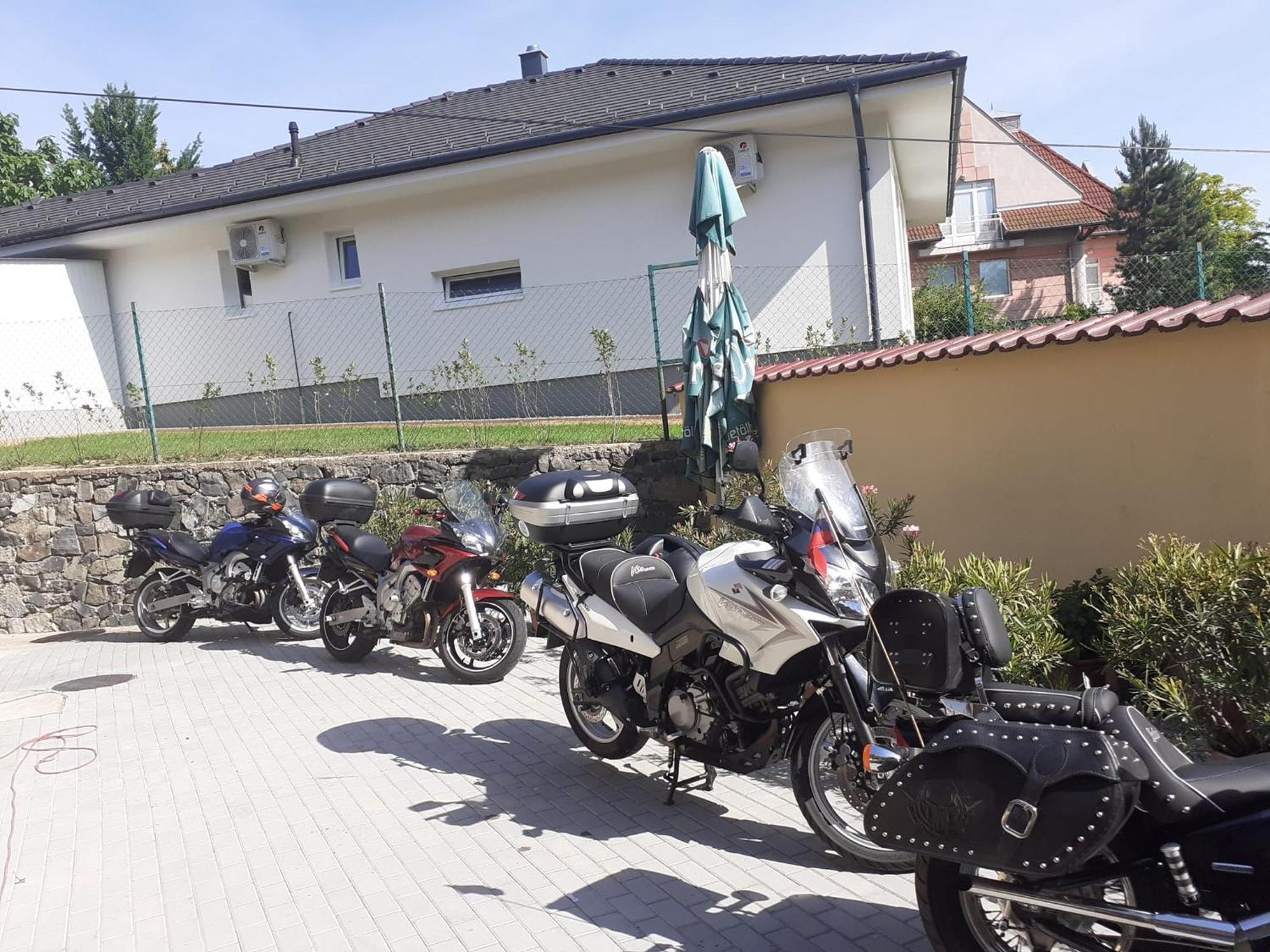 Diana Fogado Bed & Breakfast Keszthely Bagian luar foto